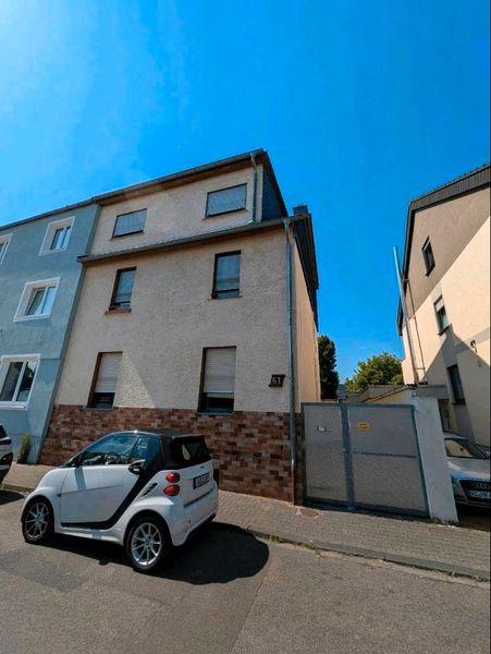 Viel Platz in Kostheim: Mehrfamilienhaus mit 9 Zimmern